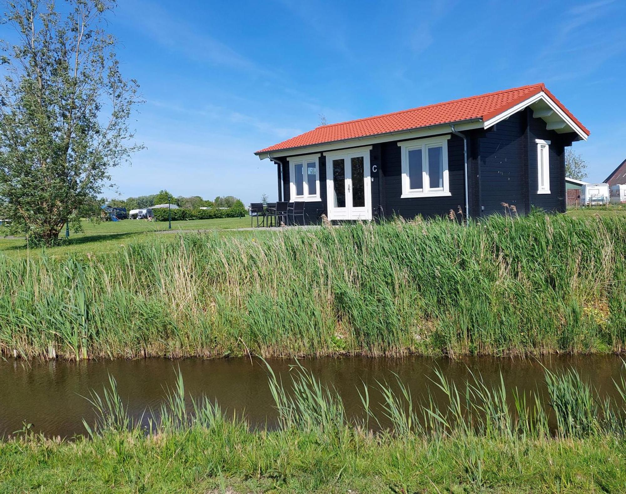 Vakantiehuisje Vlakbij Leeuwarden, Swichumer Pleats المظهر الخارجي الصورة